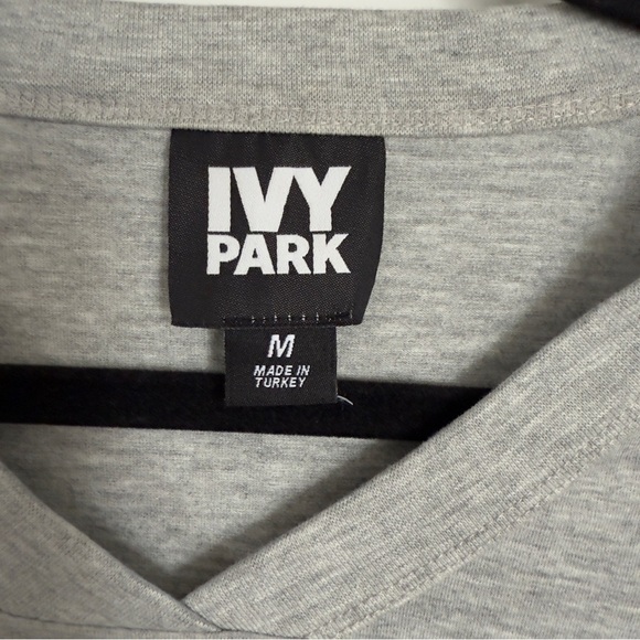 Ivy Park Grey Cropped Logo Tee – Size M - Picture 3 of 7